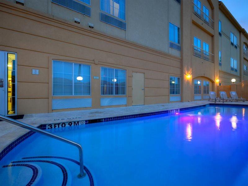 La Quinta By Wyndham Houston New Caney Bagian luar foto