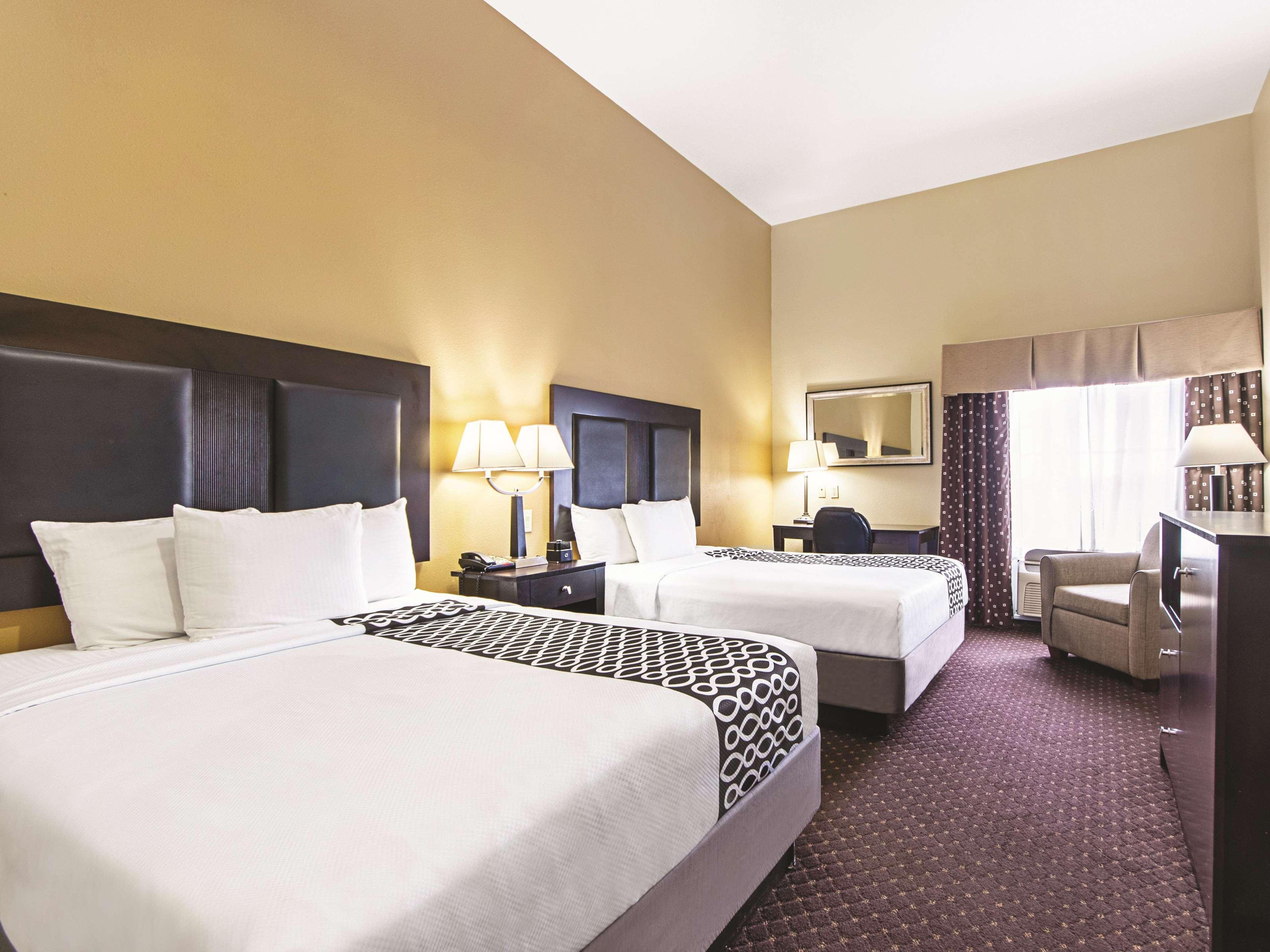 La Quinta By Wyndham Houston New Caney Bagian luar foto