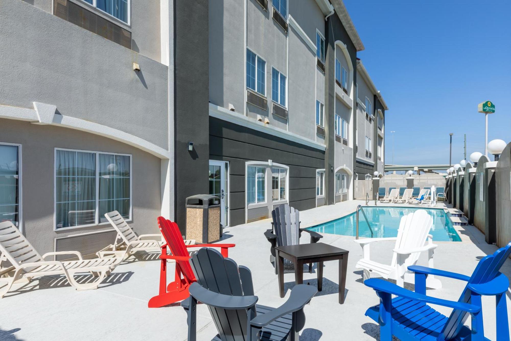 La Quinta By Wyndham Houston New Caney Bagian luar foto