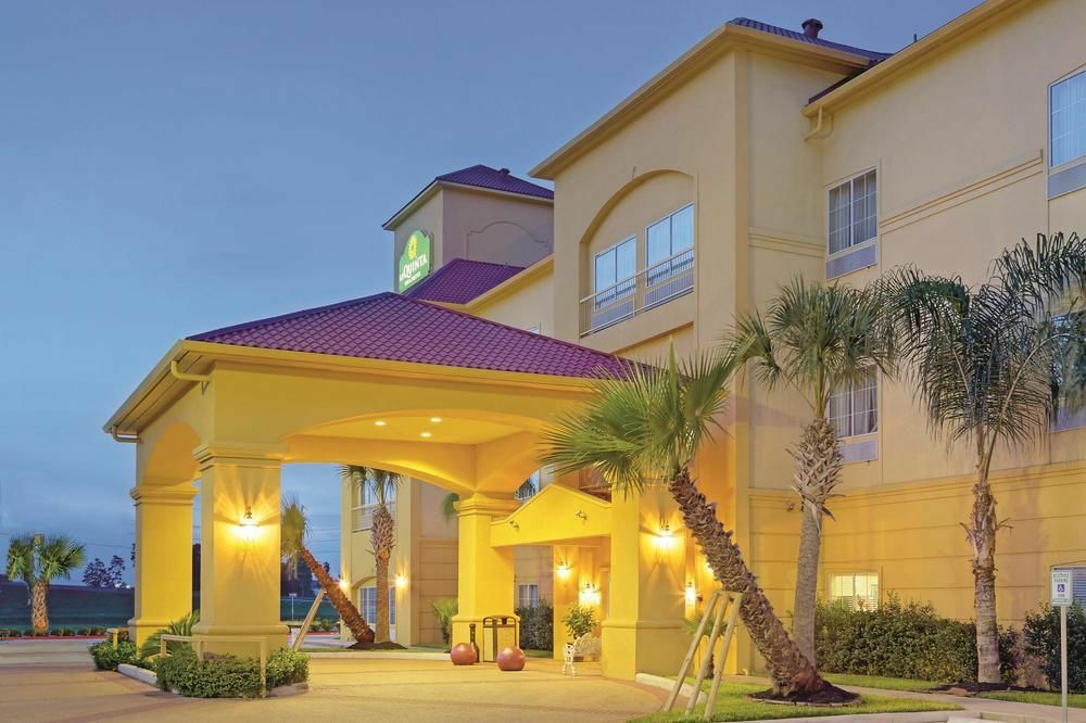 La Quinta By Wyndham Houston New Caney Bagian luar foto