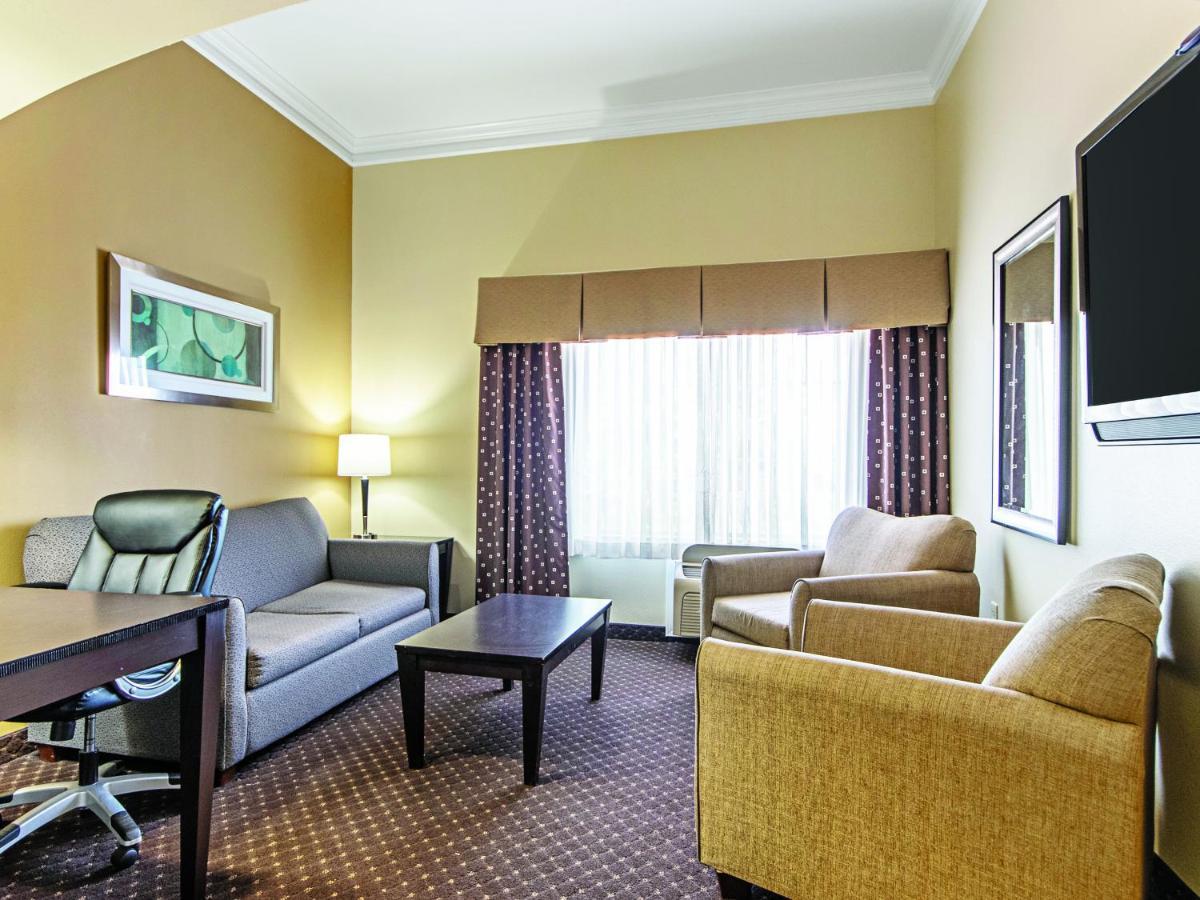 La Quinta By Wyndham Houston New Caney Bagian luar foto